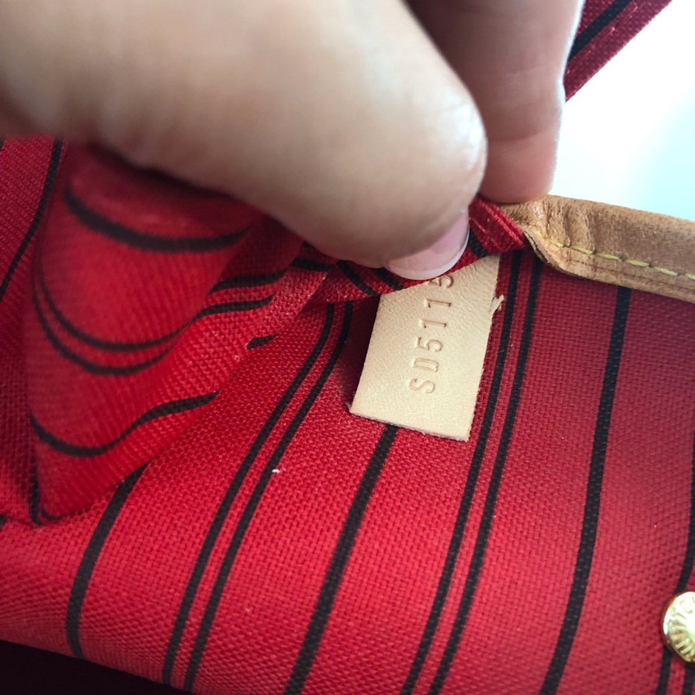 Louis Vuitton Neverfull mm - Picture 8 of 8